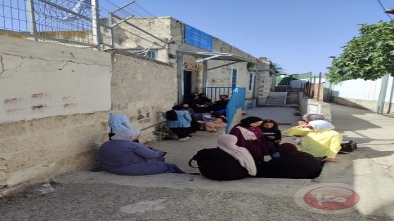صباح بلا جرس ولا طابور في مدارس الوكالة بالقدس … اعتصام أمام مدرسة سلوان