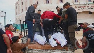 جيش الاحتلال يحاصر مستشفيي “الإندونيسي والعودة”ويقصفهما بالرصاص