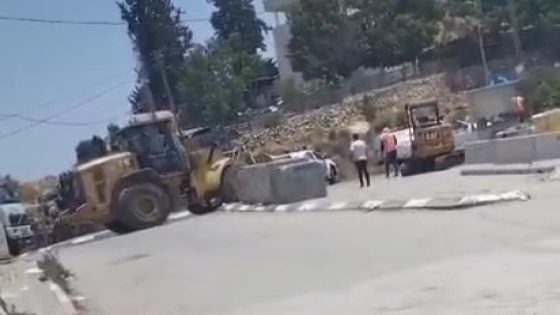 الاحتلال يشدد حصاره على بلدة إذنا