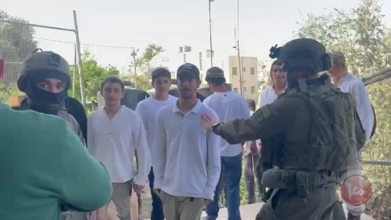 مستوطنون يهاجمون منازلا في حي تل ارميدة بالخليل