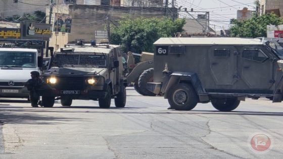 قوات الاحتلال تداهم محلات صرافة في مدن الضفة الغربية