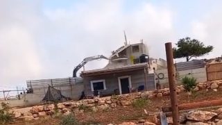 الاحتلال يهدم منزلا في شقبا غرب رام الله