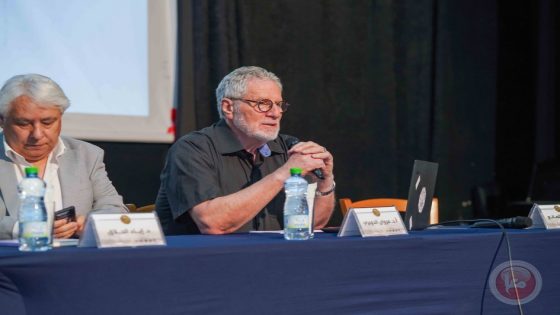 جامعة القدس تعقد محاضرة بعنوان “العقل المحاصر: أنماط التفكير المعيقة لنهضة المجتمع العربي”