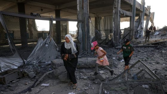 شهداء ومصابون بقصف الاحتلال خيمة تؤوي نازحين في دير البلح