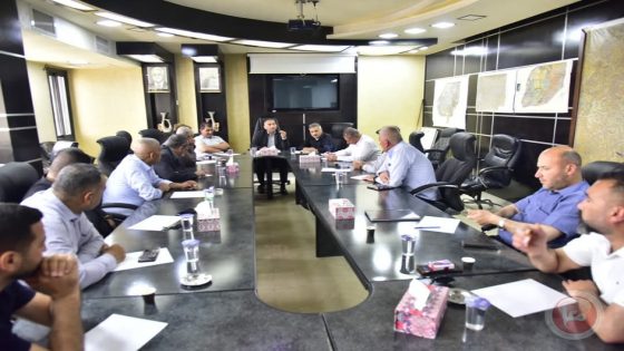 اجتماع طارئ في بلدية يطا لبحث أزمة كهرباء الجنوب والتأكيد على الخيار الاستراتيجي بالبقاء في الشركة
