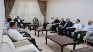 محافظ الخليل يجتمع مع الهيئة الإدارية للمستشفى الأهلي لبحث الأوضاع الإدارية والمالية والاحتياجات الصحية الملحة
