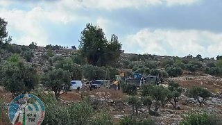الاحتلال يجرف أراضي في قرية أم صفا شمال غرب رام الله