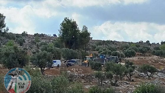 الاحتلال يجرف أراضي في قرية أم صفا شمال غرب رام الله