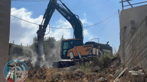 الاحتلال يهدم منزلا ويجرف حديقة في المغير