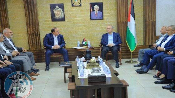 رئيس الوزراء يصل مقر محافظة طولكرم لعقد جلسة الحكومة