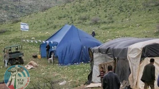 مستعمرون يحطمون كاميرات مراقبة ومعدات إنترنت في الأغوار الشمالية