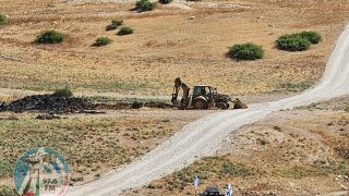 مستعمرون يجرفون أراض في الأغوار الشمالية