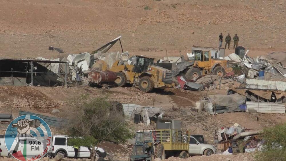 مستعمرون يهدمون غرفة زراعية في المنيا