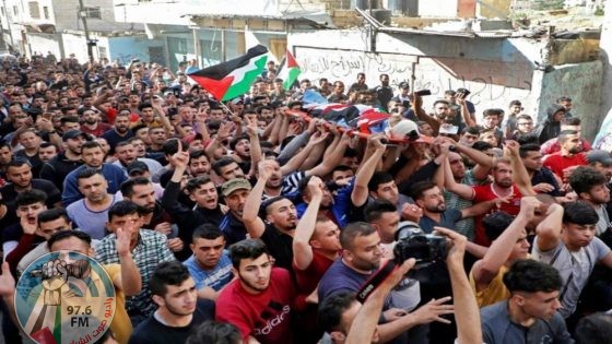 تشييع جثمان الشهيد محمد أبو حماد في العيزرية بعد احتجازه منذ آذار الماضي