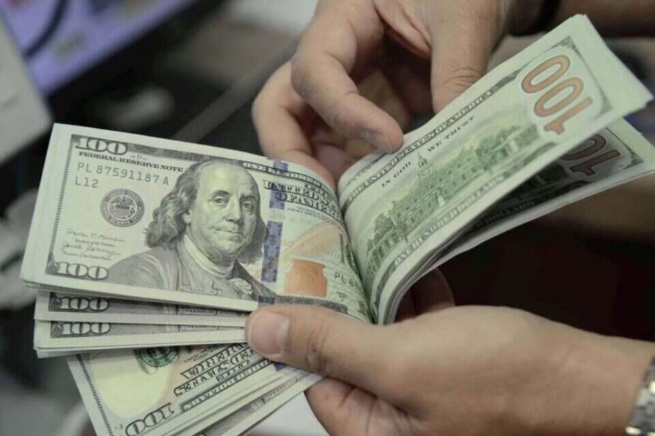 الدولار يواصل الارتفاع