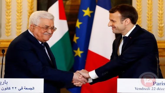 الكشف عن فحوى رسالة أبومازن لماكرون وبن سلمان