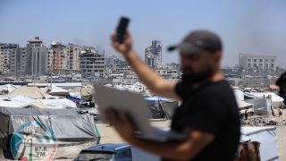 انقطاع خدمات الاتصالات الثابتة والإنترنت في جنوب ووسط قطاع غزة من جديد