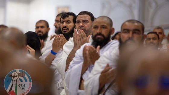 الحجاج يبدأون أول أيام التشريق في مناسك الحج