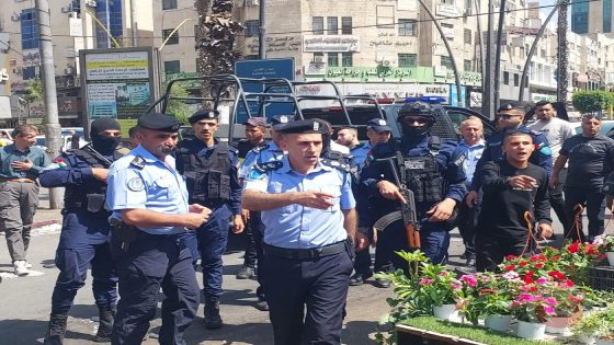البدء بأزالة التعديات من وسط الخليل
