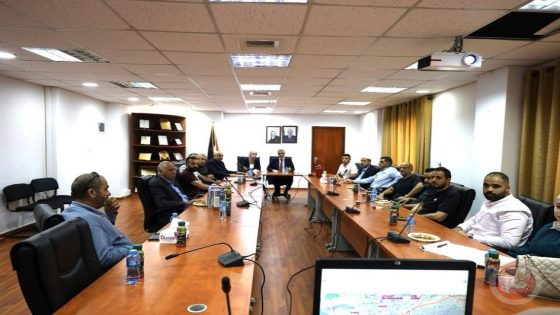 الوزير قنديل يلتقي رؤساء وأعضاء مجالس قروية لمناقشة التحديات الحالية وخطط التطوير وتوحيد الجهود