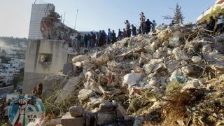 الاحتلال يجرف محيط منزل في بلدة صوريف شمال غرب الخليل