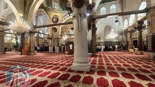 الاحتلال يقتحم المسجد الأقصى ويعتقل أربعة من حراسه وسط تصعيد خطير