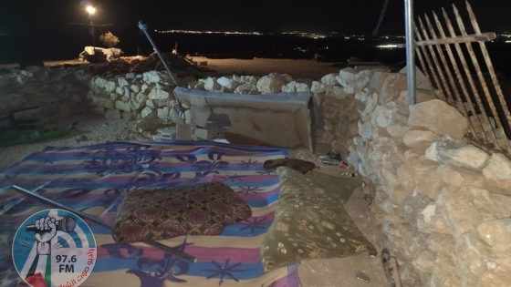 الاحتلال يعتقل مواطنا ويعتدي على آخرين بالضرب في مسافر يطا