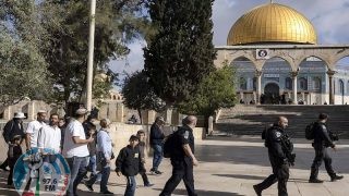 مستعمرون يقتحمون المسجد الأقصى المبارك