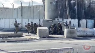 حملة إعتقالات في مخيم قلنديا
