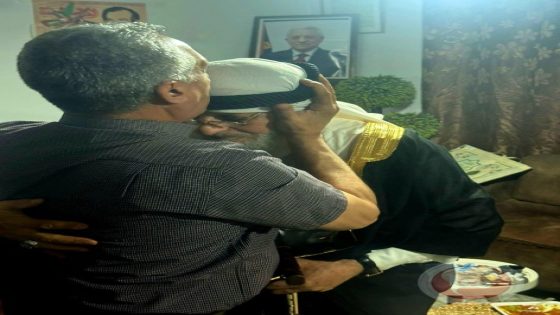 مدير مخابرات الخليل يزور القائد صدقي الزرو