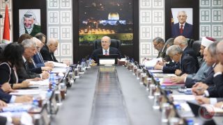 الحكومة: اتصالات مكثفة لاستعادة أموال المقاصة لضمان استمرار مؤسسات الدولة