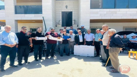 الإغاثة الزراعية تُطلق حملة وطنية لتوزيع كرتون العنب الفلسطيني في محافظتي الخليل وبيت لحم