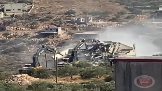 الاحتلال يهدم منزلاً وبئر مياه في رافات غرب سلفيت