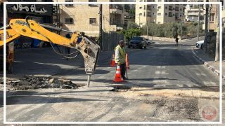 الشرطة تؤمّن طواقم كهرباء القدس خلال أعمال تمديد خطوط في بيت لحم