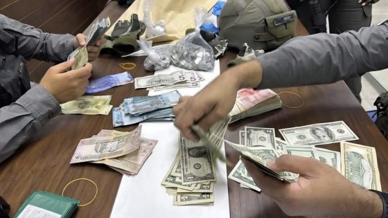 “سماسرة التكييش”: التجار أم المبادرون وراء أزمة السيولة بغزة؟