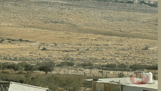 الاحتلال يشق شارع استيطاني في بلدة حزما