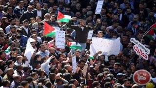 “التسونامي الصامت”..الضفة على حافة الانفجار البطيء