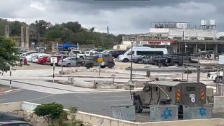 الاحتلال يغلق محلات تجارية في سبسطية