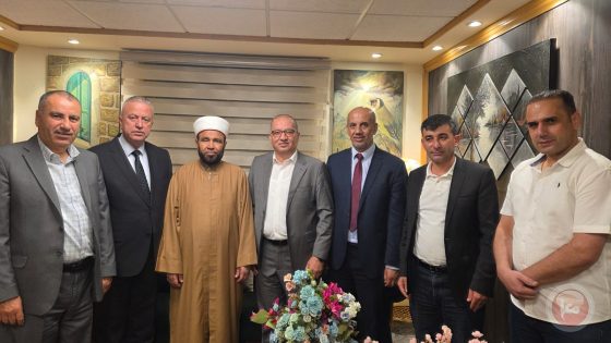 خلال زيارة وزير الأوقاف للخليل… بحث واقع المساجد والموروث الثقافي وتوسعة المقبرة الإسلامية والواقع الاقتصادي