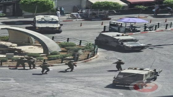 الاحتلال يُداهم وقفة باليوم الوطني لاسترداد جثامين الشهداء في الخليل