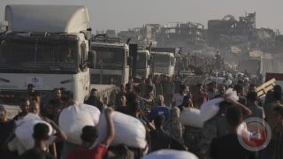 غزة: 136 شاحنة مساعدات فقط دخلت الأربعاء والخميس وتعرض معظمها للنهب