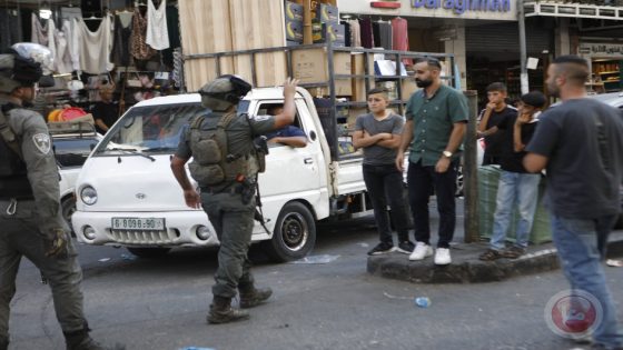 صور- إصابة فتى بالرصاص خلال اقتحام الاحتلال وسط مدينة الخليل