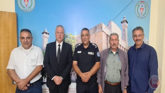 اللجنة الرئاسية للسلم الأهلي تبحث مع شرطة المرور سبل تعزيز الوعي المروري في الخليل