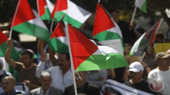 وقفة في الخليل تؤكد على حق الشعب الفلسطيني في الحرية والاستقلال