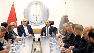 اجتماع موسع بين النيابة العامة والمحافظين لتعزيز سيادة القانون