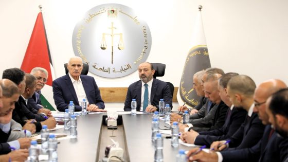 اجتماع موسع بين النيابة العامة والمحافظين لتعزيز سيادة القانون