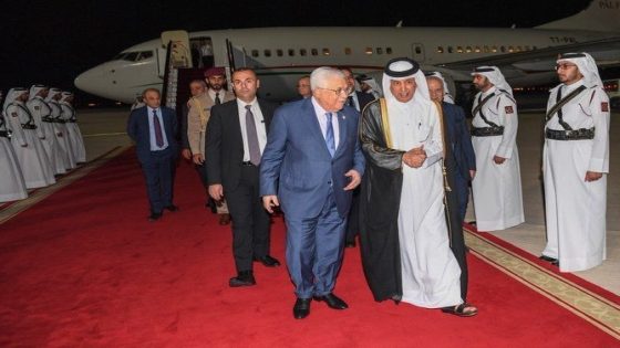 الرئيس يصل الدوحة للمشاركة في القمة العربية الإسلامية الطارئة