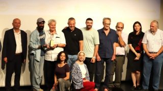 “العربية الأمريكية” تتوج بلقب مسابقة المسرح الجامعي للمرة الثانية على التوالي بمسرحية “تريت”