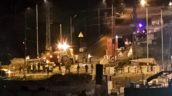 حملة اعتقالات في مخيم الفوار