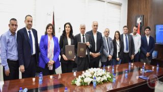 “التربية” واليونسكو توقعان اتفاقية لدعم التعليم العالي في غزة